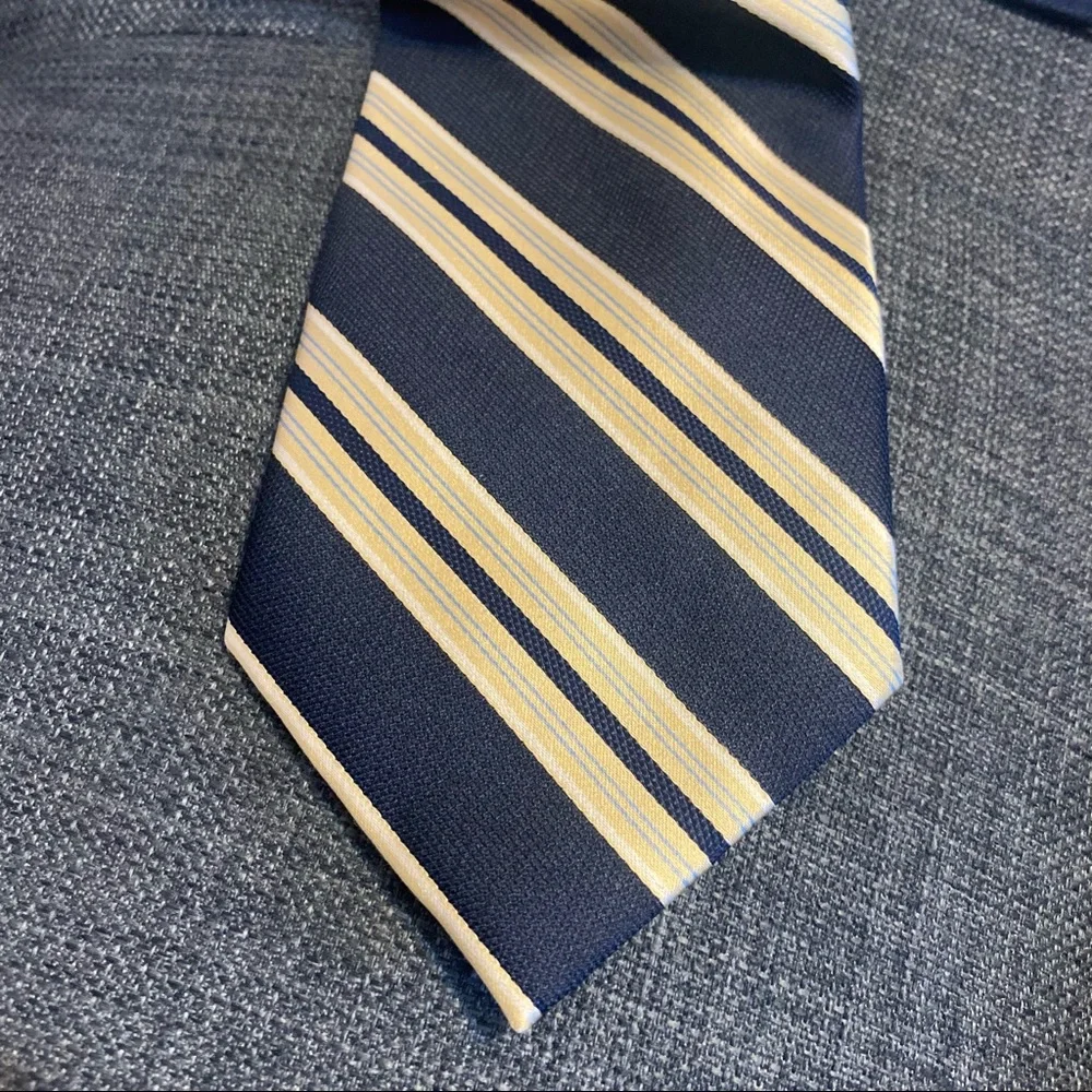 Bruno Piattelli 100% Silk Navy and Yellow Striped Tie - Picture 2 of 4